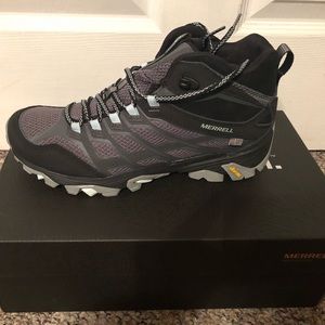 MERRELL HIKING BOOTS (WOMENS)